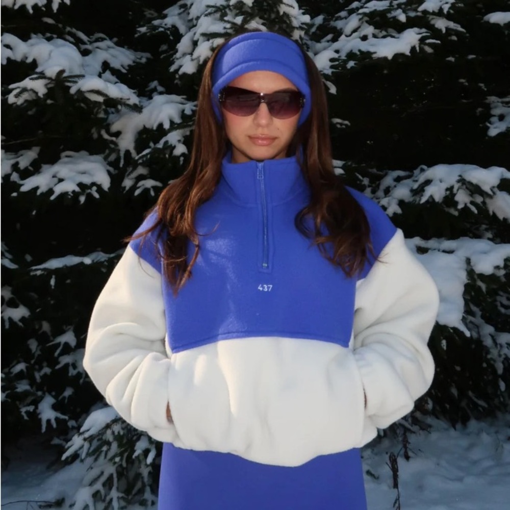 **ISO** 437 “The Cozy Pullover” in Glacier size Large
